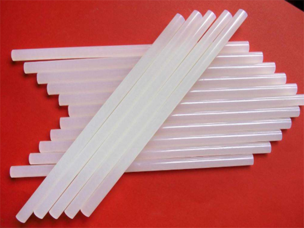 熒光增白劑在熱熔膠中應(yīng)該如何使用？